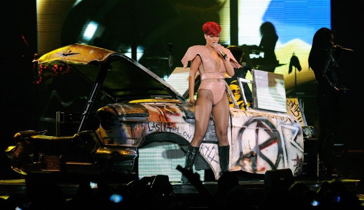 Певица рианна без трусов