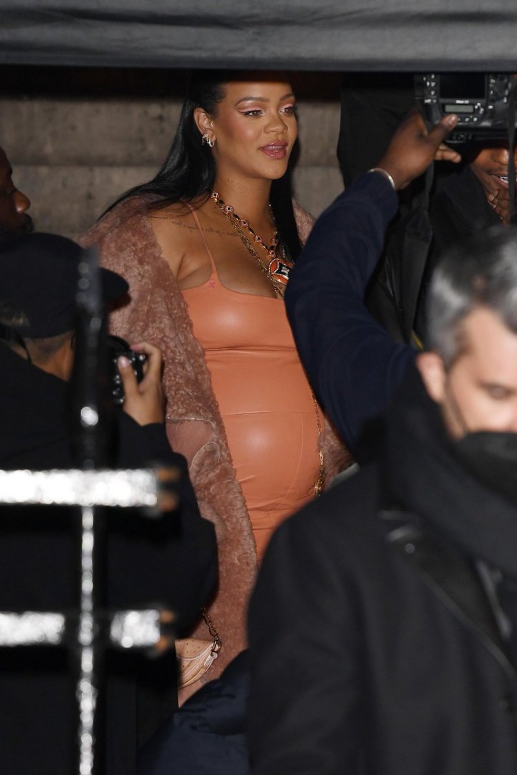 Риханна приват