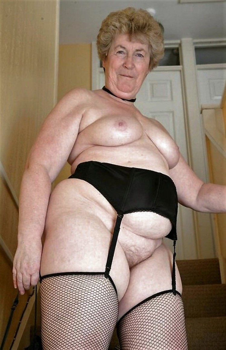 Бабушки в трусах порнография