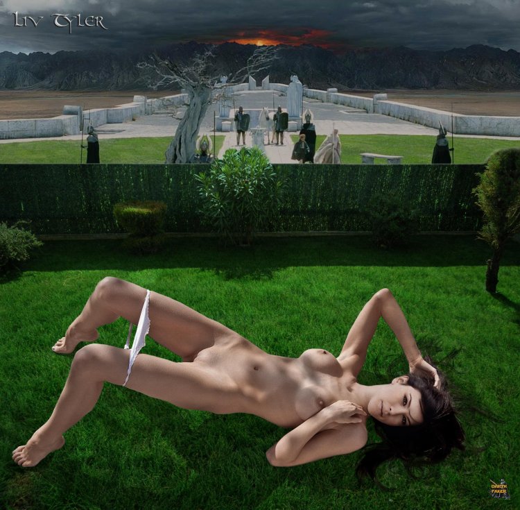 Лив Тайлер голая попка