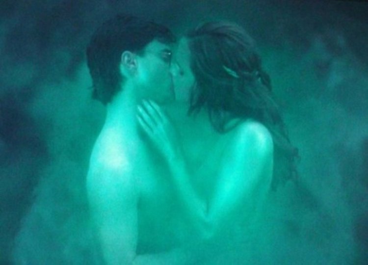 Эмма Уотсон в купальнике 2021