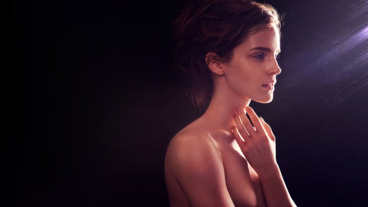 Подняла платье +18