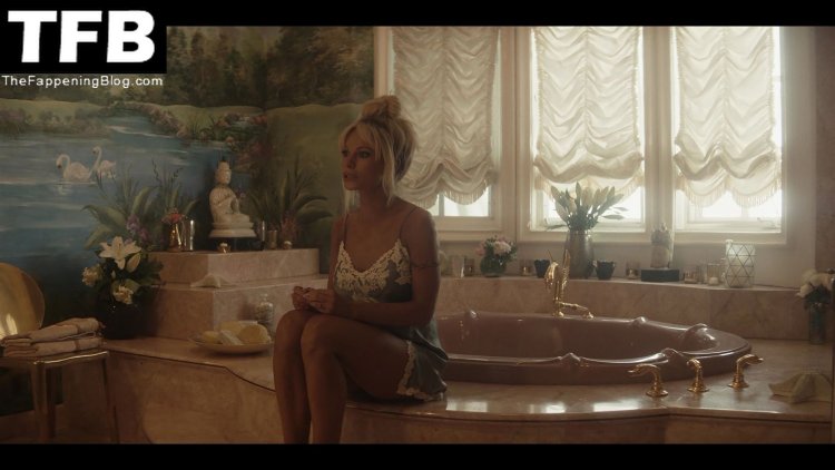 Лили Джеймс плейбой