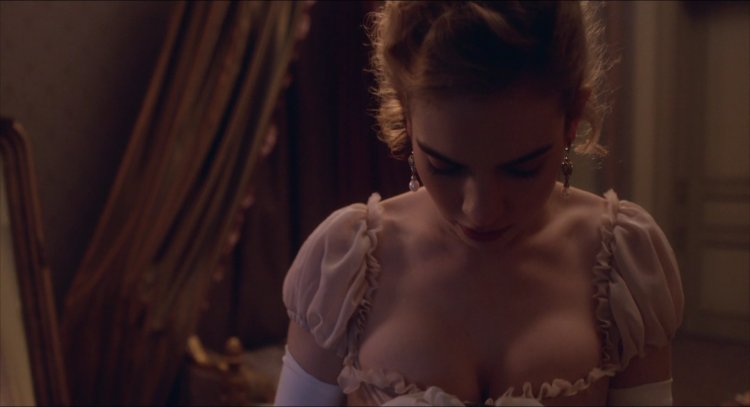 Лили Джеймс спасатели Малибу