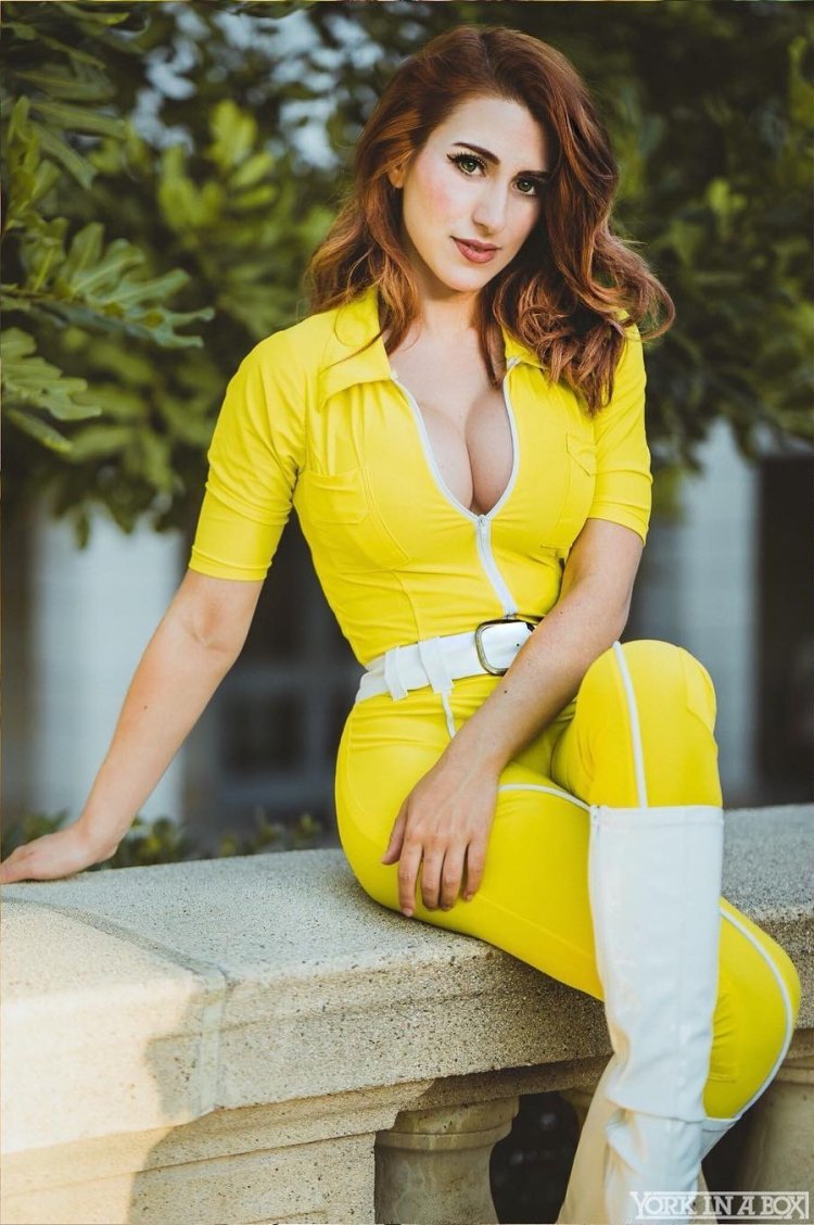 Эйприл онил