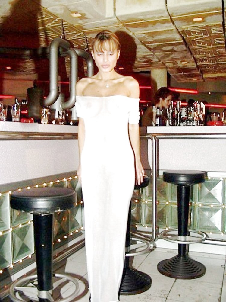 Сексуальные девушки в прозрачной одежде