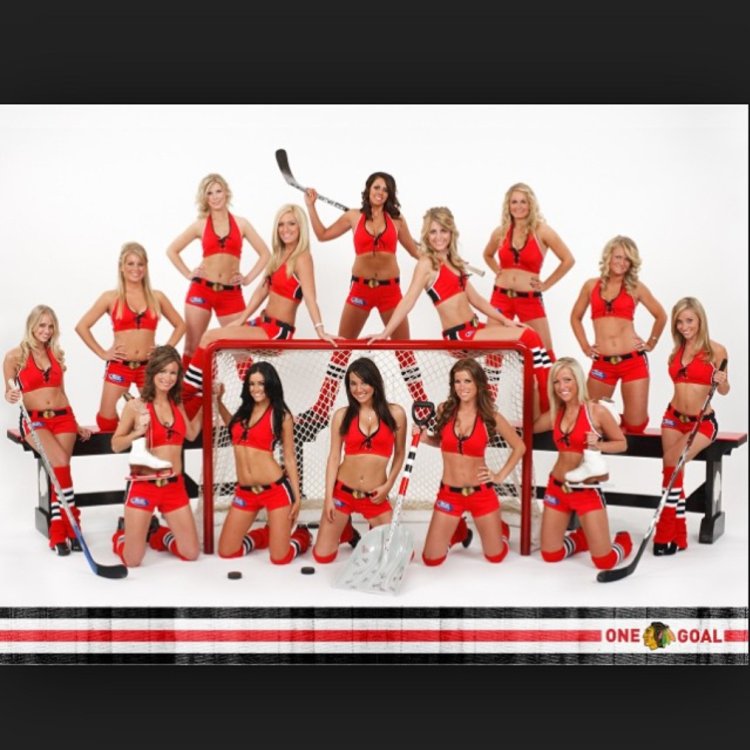 Девушка с лопатой