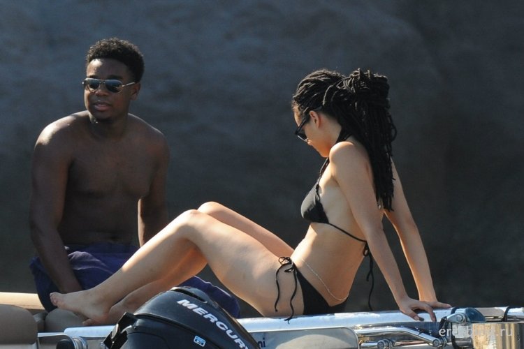 Натали Эммануэль в купальнике Форсаж