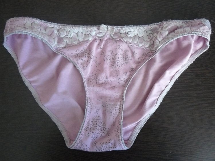 Грязные женские трусики