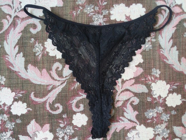 Ношеные женские трусики