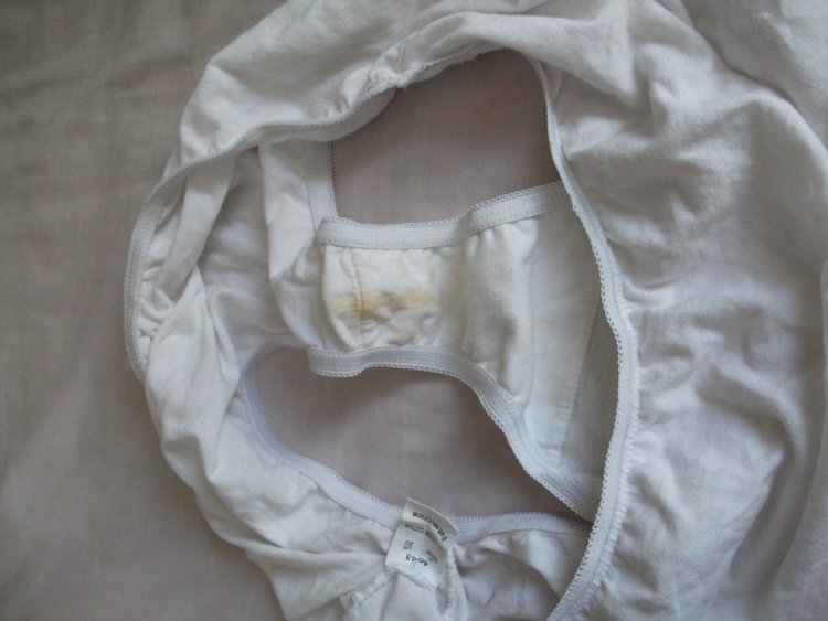 Грязные женские трусики