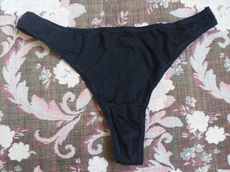 Ношеные женские трусики