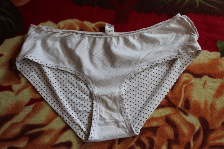 Старые женские трусики