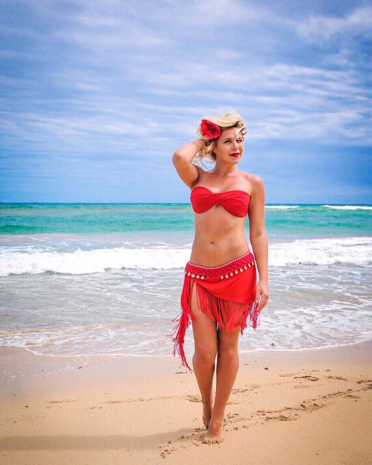 Виктория Лукина в фильме бабло