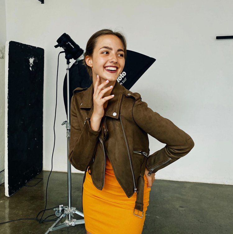 Елена Лукина художник