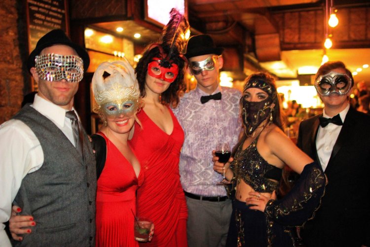 Тематические вечеринки в масках