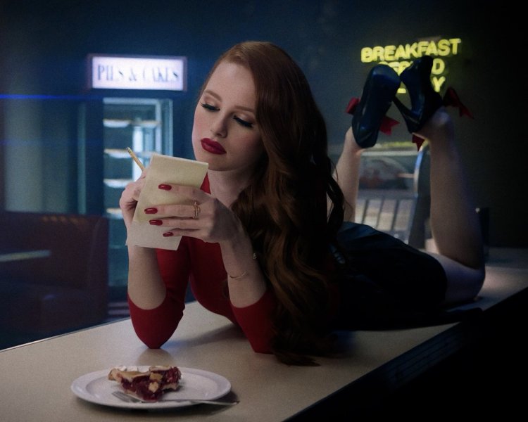 Мэделин Петш горячие Ривердейл