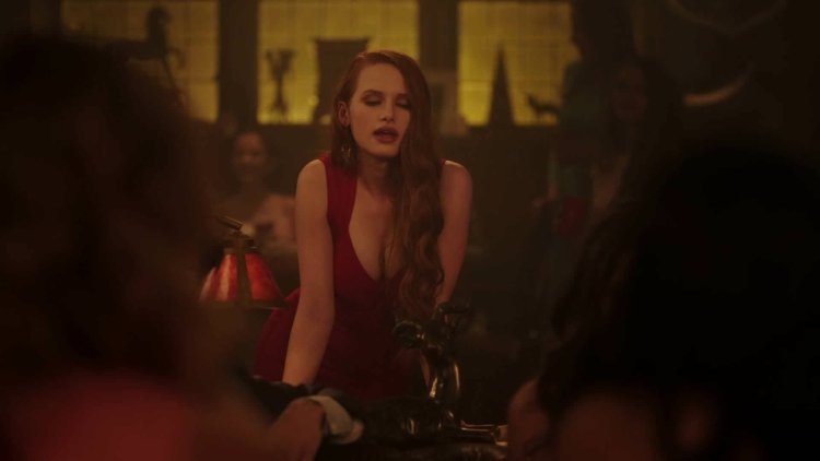 Шерил на вечеринке