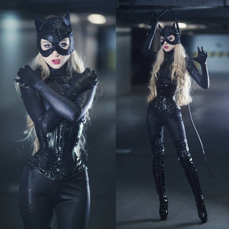 Девушка кошка