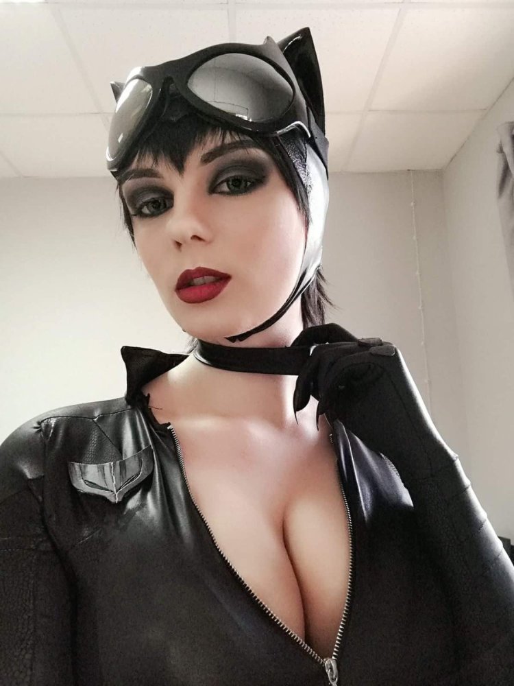Catwoman Франческа James