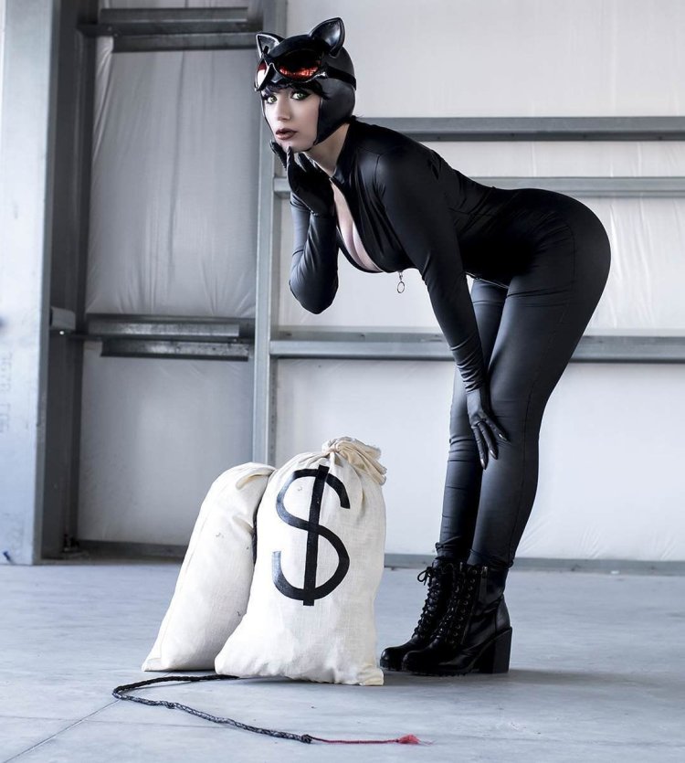 Yaya Han Catwoman