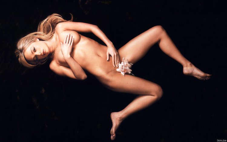 Роуз МАКГОУН Rose MCGOWAN ню