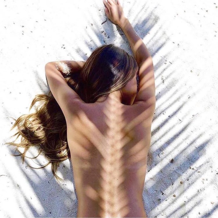 Женщина со спины