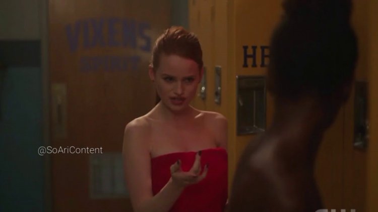 Кей Джей апа голый Ривердейл Cole Sprouse