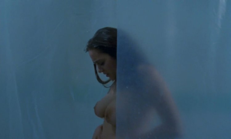 Марио́н Котийя́р грудь