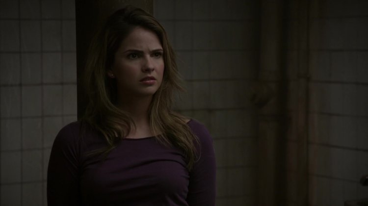 Шелли Хенниг в Нижнем белье Волчонок