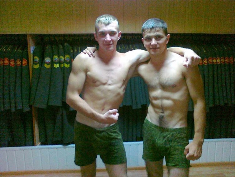 Сексуальные.солдаты.геи.трахаются.