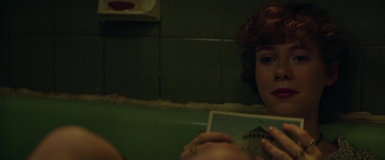 София Лиллис оно в купальнике