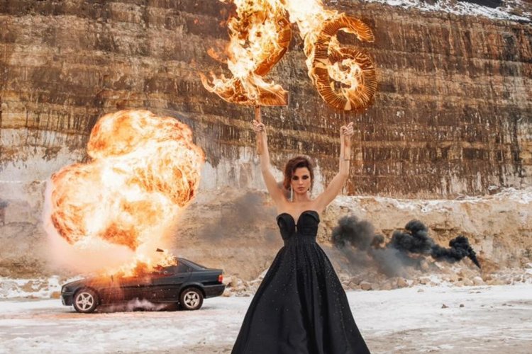 Гвен Стейси из человека паука через вселенные