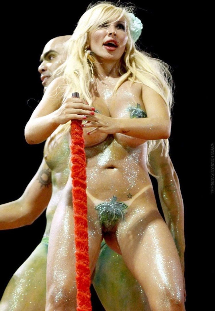 Андреа Мартинс Бразилия голая