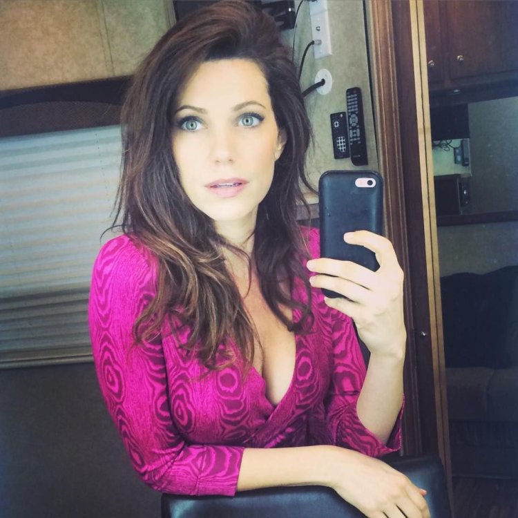 Кортни Хенгелер