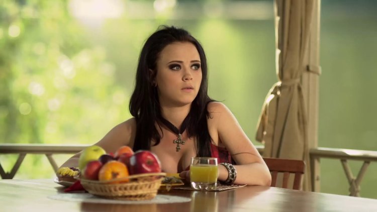 Ирина Медведева 6 кадров в купальнике