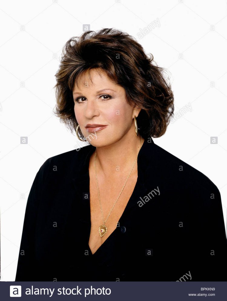 Актриса Лэйни казан