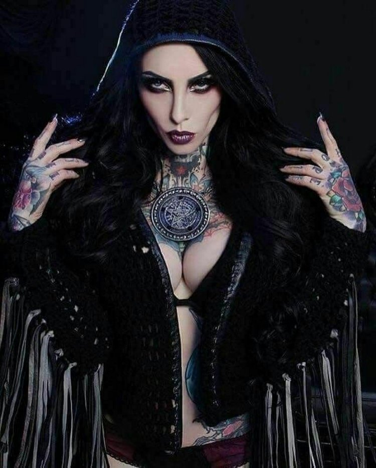 Zoie Campbell Gothic