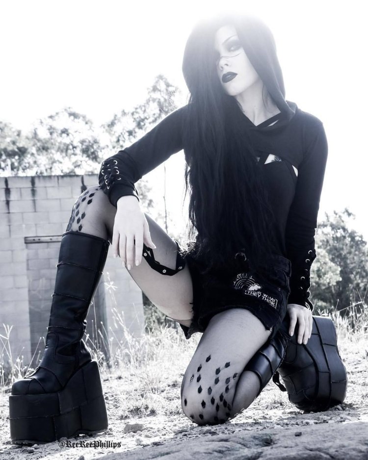 Попа готессы