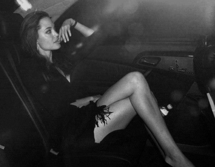 Анджелина Джоли 19+