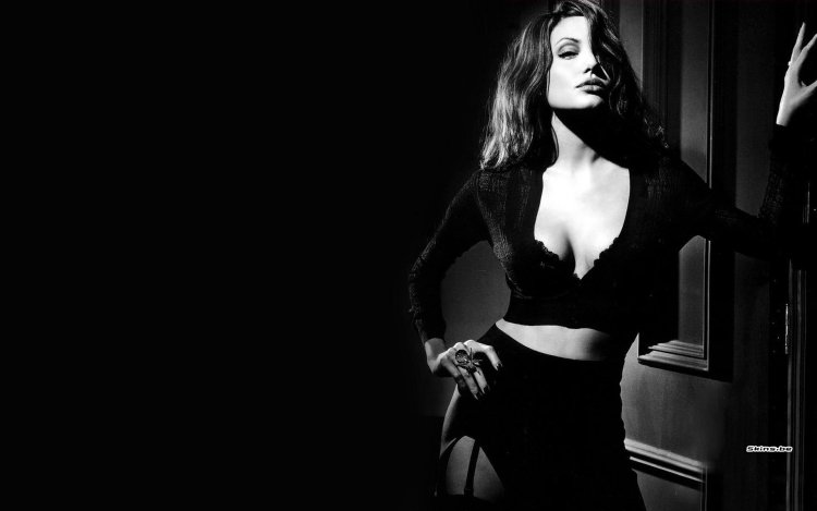 Анджелина Джоли в фильме Мистер и миссис Смит