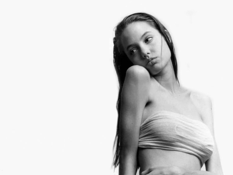 Анджелина Джоли hot