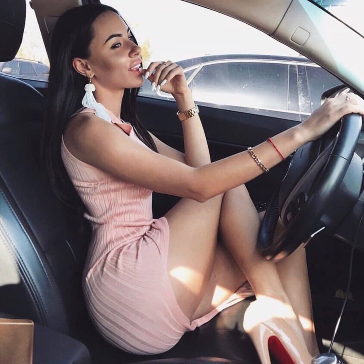 Известная фитнес блогерша Мишель