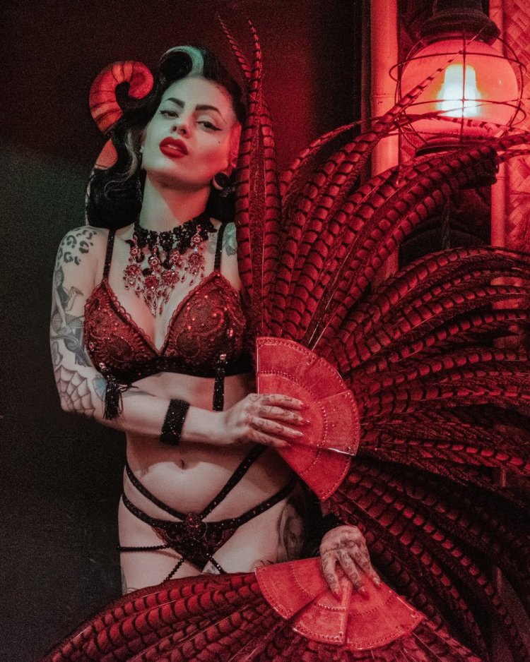 Танцовщица мулен руж бурлеск