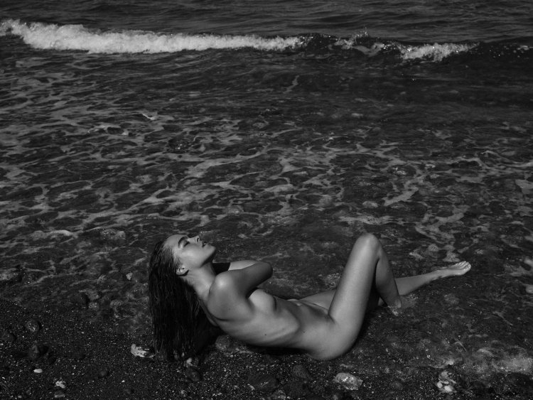 Самая молодая модель в стиле ню