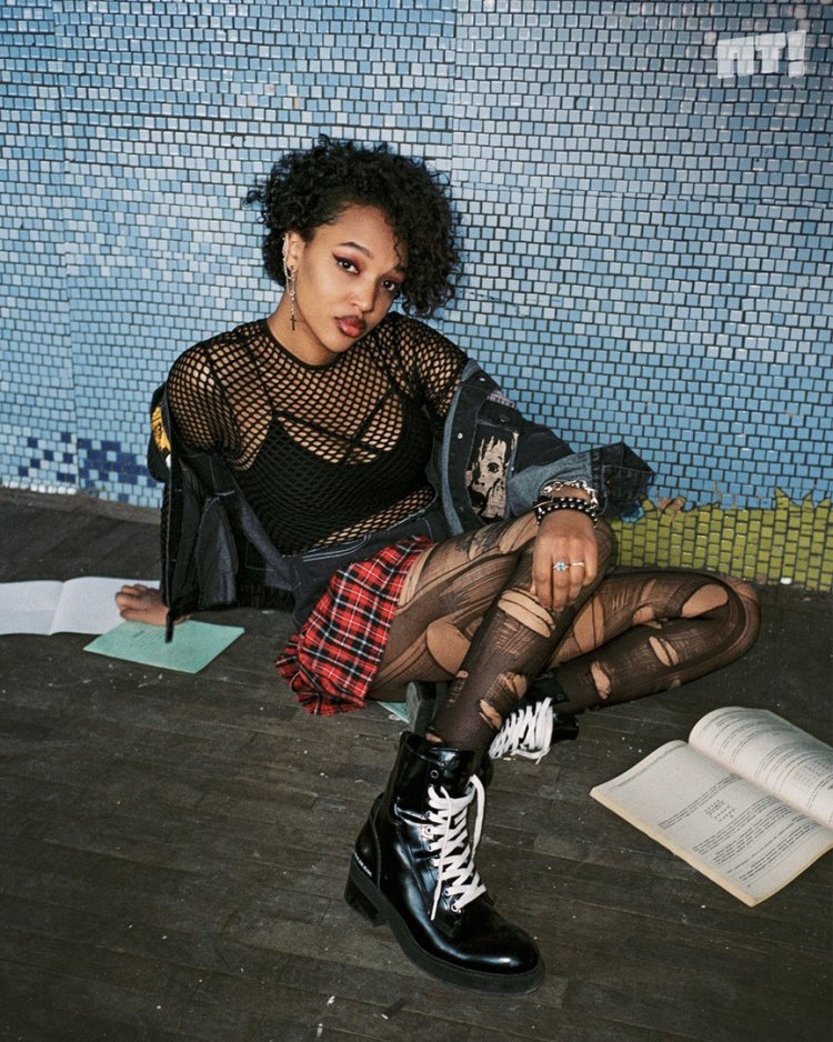 Тина Кунаки горячие