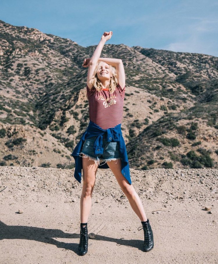 Елена Гилберт и Кэролайн форбс