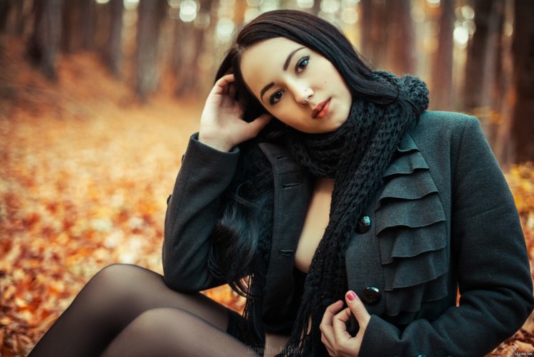 В пальто и чулках