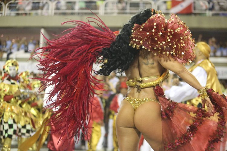 Бразильский карнавал фейерверк