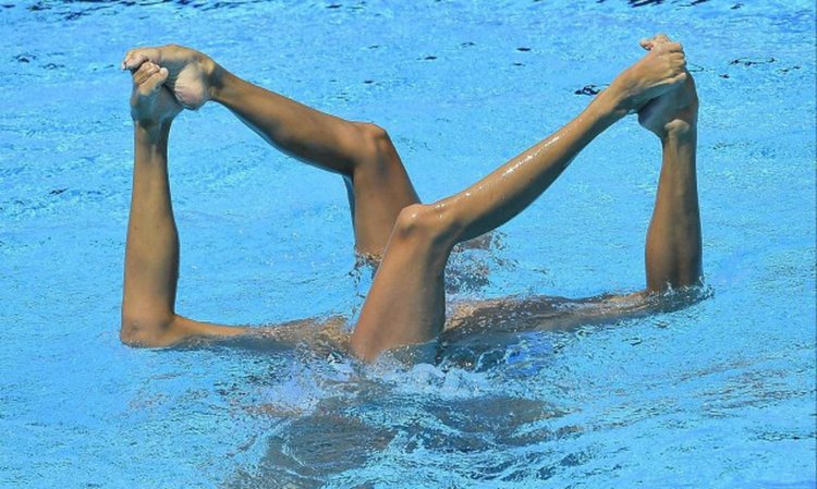 Синхронное плавание голышом